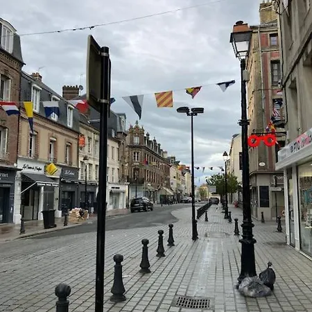 2 Pieces De 24m2 En Centre-ville Honfleur