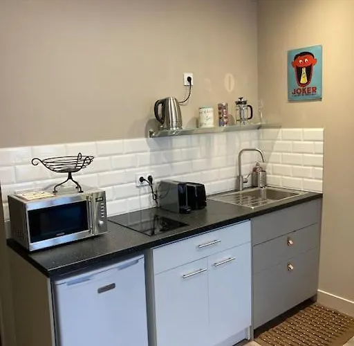 Les Volets Bleus * Honfleur